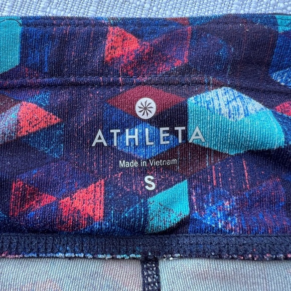 Athleta Be Free Mesh Geometric Triangle Print Leggings Womens S Small EUC - Picture 3 of 7